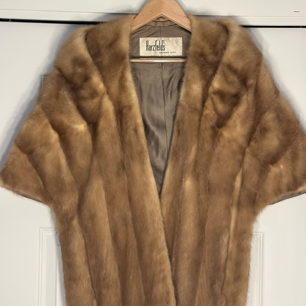 Harzfeld's Golden Blonde Vintage Mink Fur Capelet/Wrap/Stole